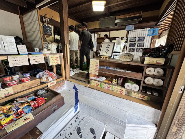 西田商店店内
